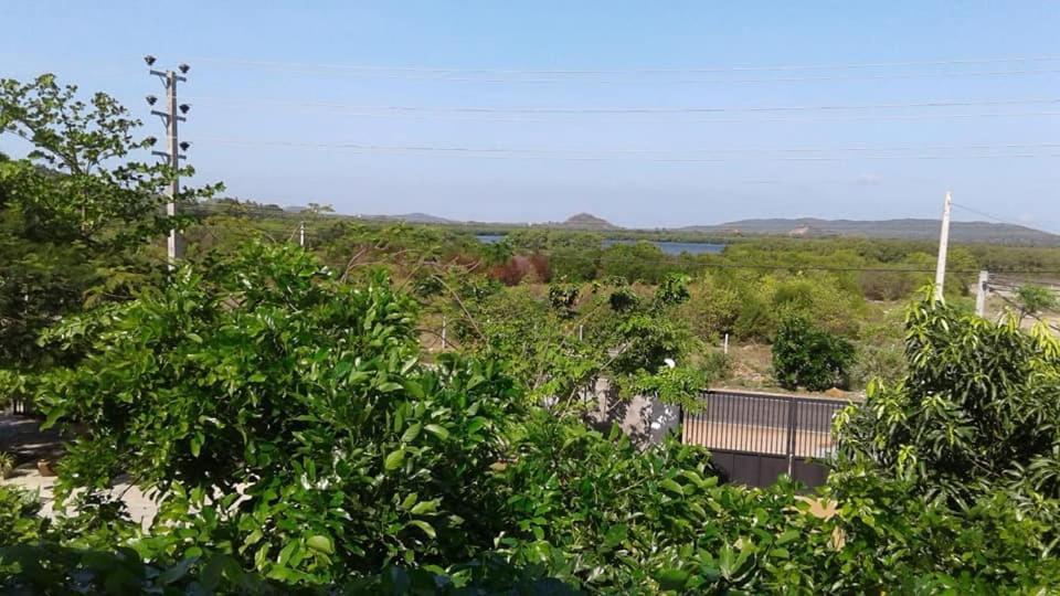 Sea Lagoon Beach Hotel Trincomalee Buitenkant foto