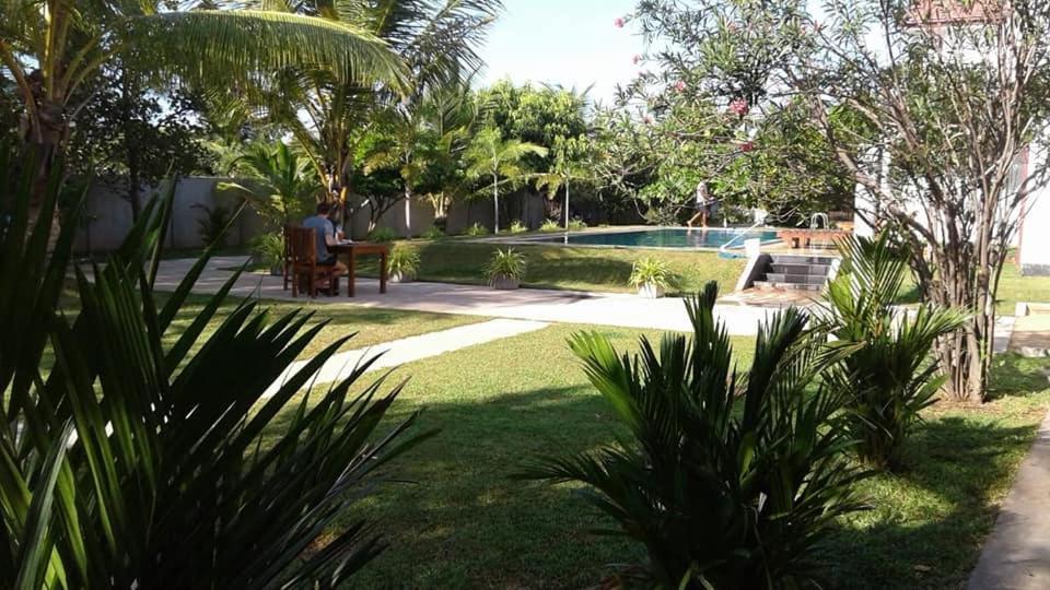 Sea Lagoon Beach Hotel Trincomalee Buitenkant foto