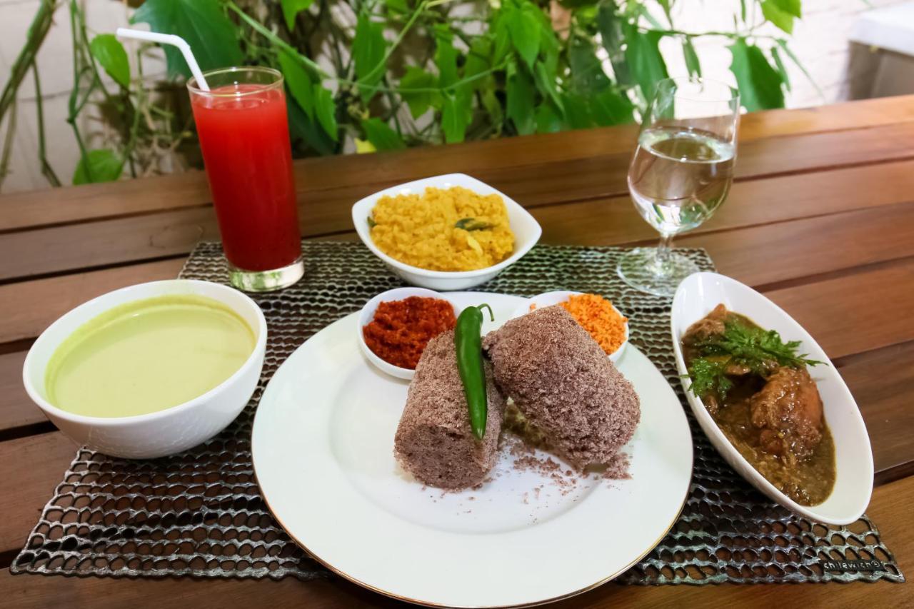 Sea Lagoon Beach Hotel Trincomalee Buitenkant foto